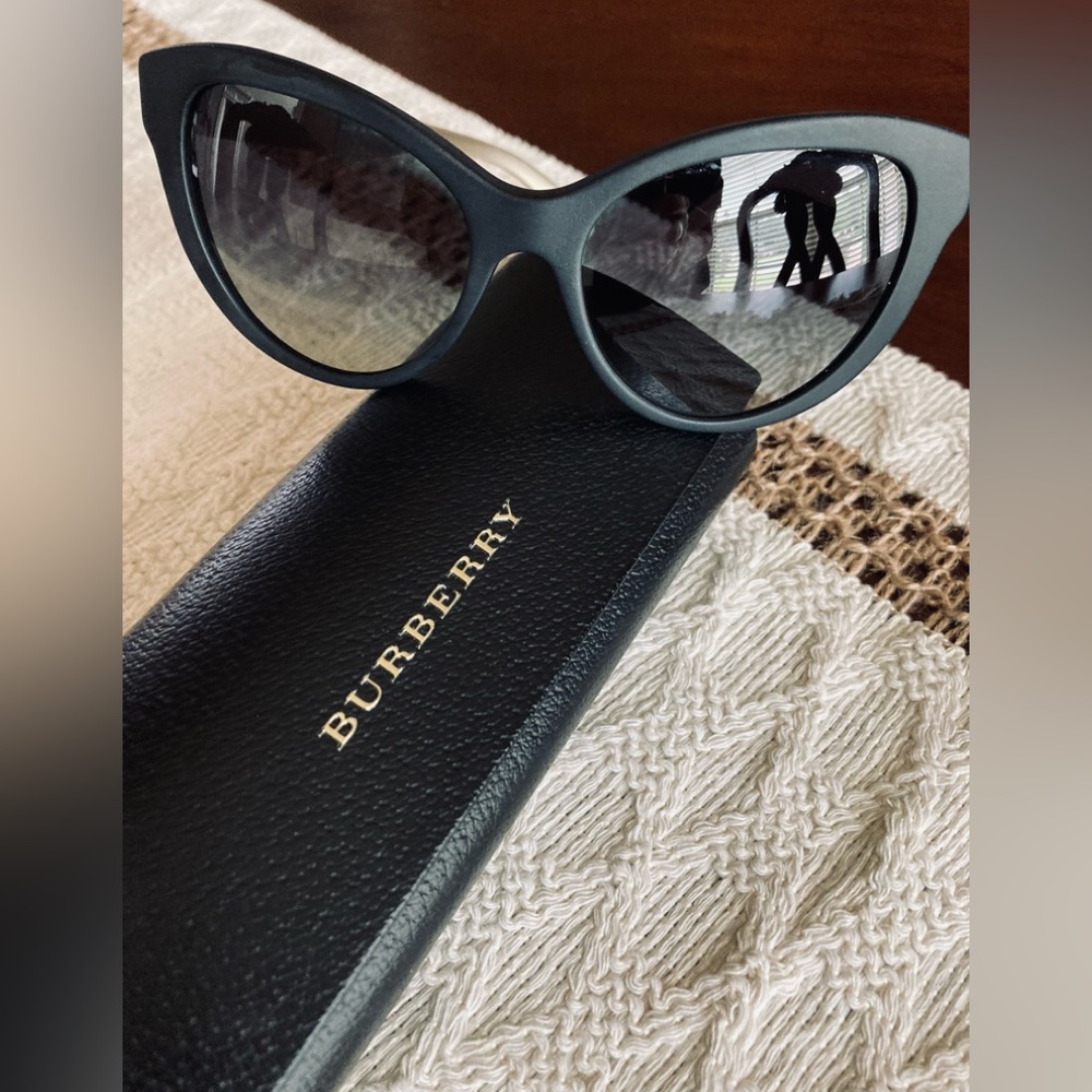 Burberry Cat Eye Gold Nova Check NWT
